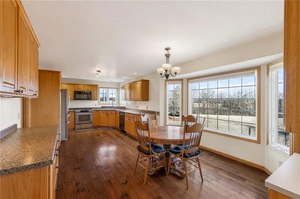 $1,000,000 | 408 Northwest 110th Street, Spickard, MO 64679