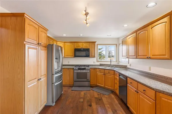 $1,000,000 | 408 Northwest 110th Street, Spickard, MO 64679
