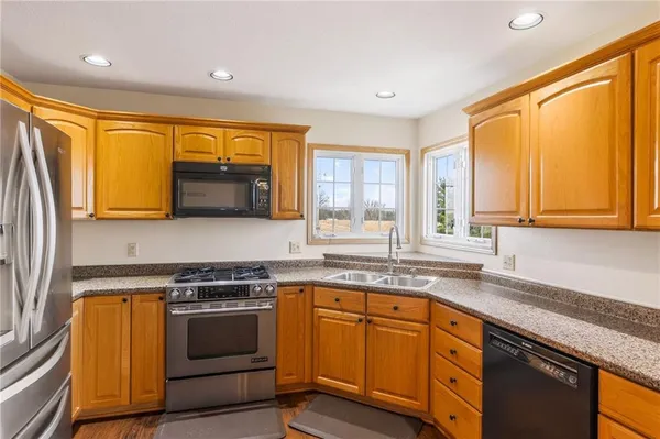 $1,000,000 | 408 Northwest 110th Street, Spickard, MO 64679
