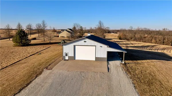 $1,000,000 | 408 Northwest 110th Street, Spickard, MO 64679