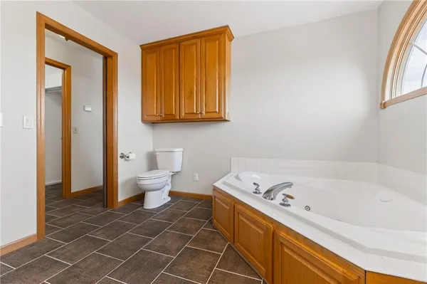 $1,000,000 | 408 Northwest 110th Street, Spickard, MO 64679