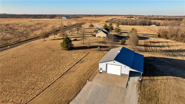$1,000,000 | 408 Northwest 110th Street, Spickard, MO 64679