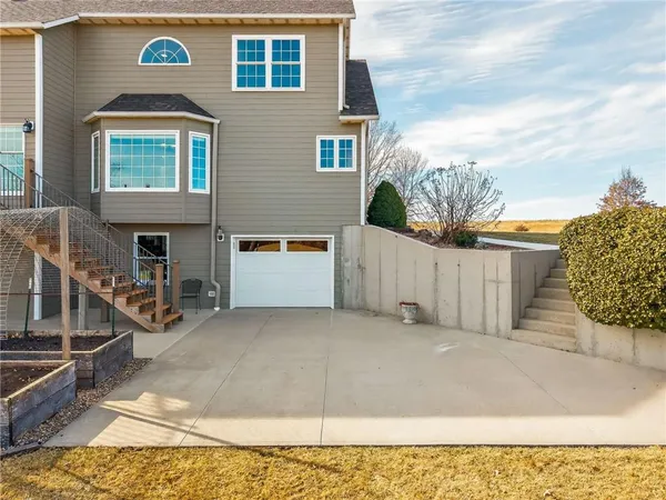$1,000,000 | 408 Northwest 110th Street, Spickard, MO 64679