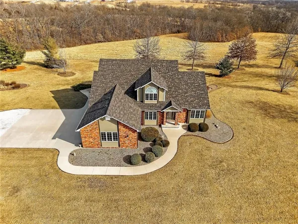 $1,000,000 | 408 Northwest 110th Street, Spickard, MO 64679