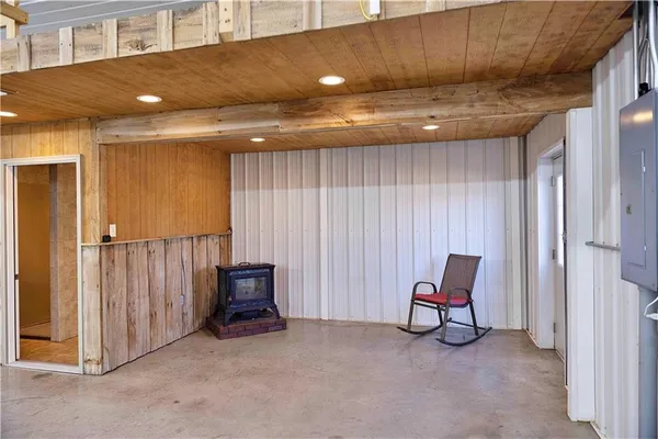 $1,000,000 | 408 Northwest 110th Street, Spickard, MO 64679