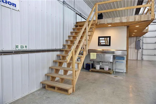 $1,000,000 | 408 Northwest 110th Street, Spickard, MO 64679