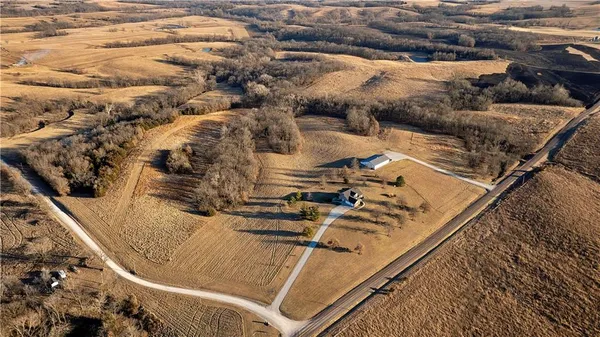$1,000,000 | 408 Northwest 110th Street, Spickard, MO 64679
