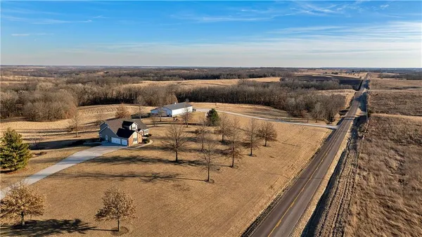 $1,000,000 | 408 Northwest 110th Street, Spickard, MO 64679