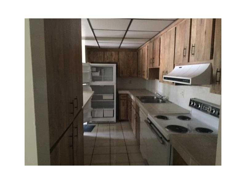 2131 East Sample Road, Unit 2171 Lighthouse Point, FL 33064 - Photo 2 of 3 Kitchen