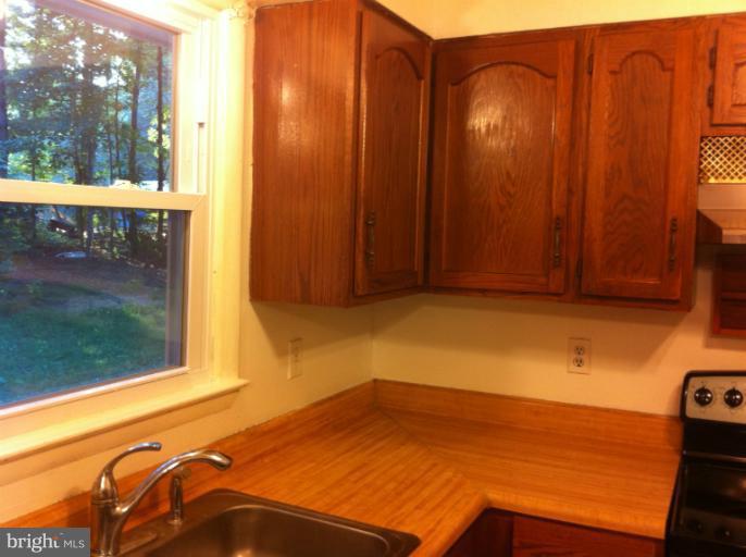 713 Tacketts Mill Road Stafford, VA 22556 - Photo 17 of 28 Kitchen