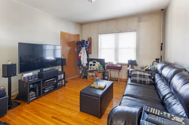 $759,000 | 916 14th Avenue Northeast, Minneapolis, MN 55413