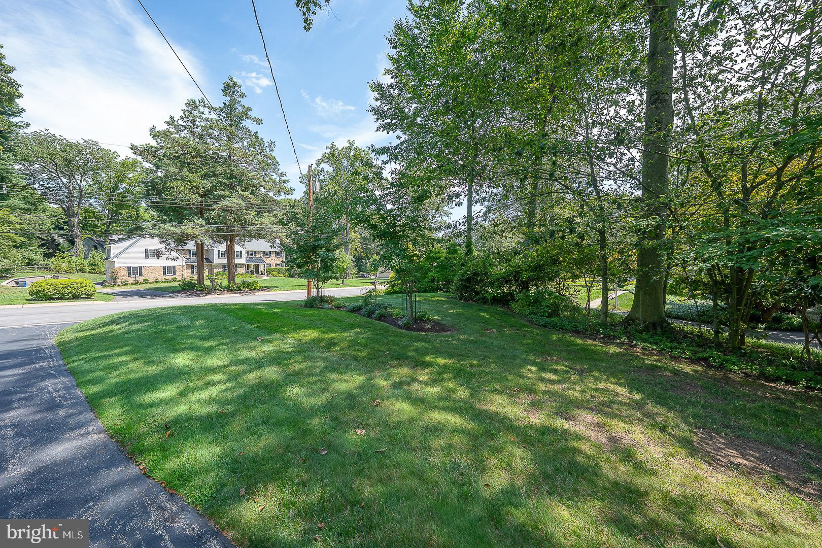 738 Woodcrest Road Wayne, PA 19087 - Photo 27 of 28 Fabulous front lot