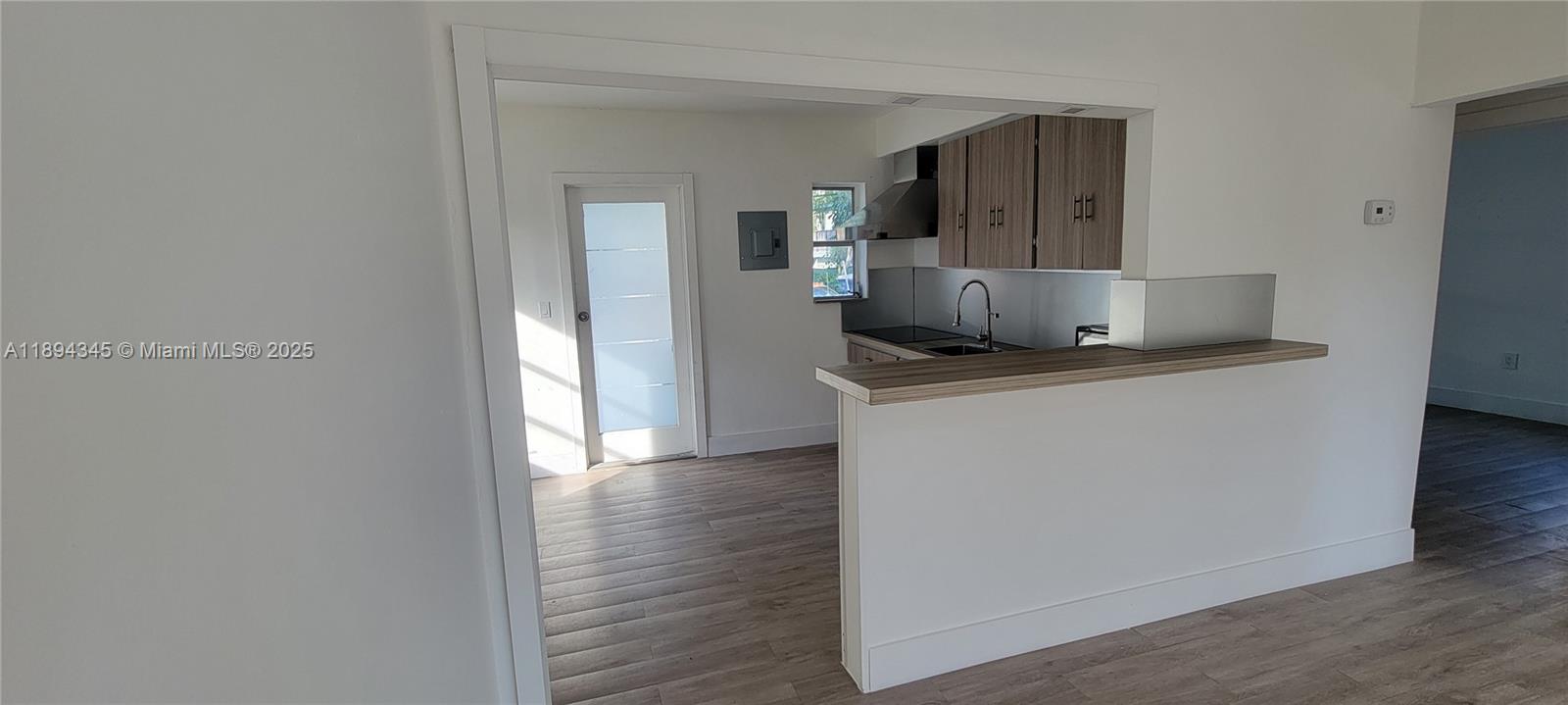 3721 Southwest 27th Terrace Miami, FL 33134 - Photo 9 of 23