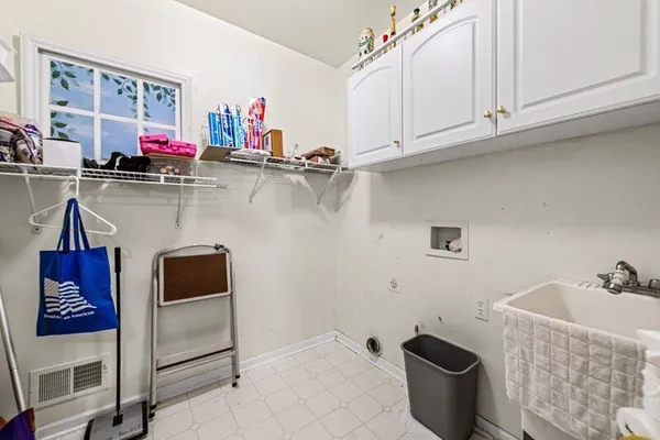 $319,900 | 2791 Moonglow Court North, Unit 49, Hartland, MI 48353