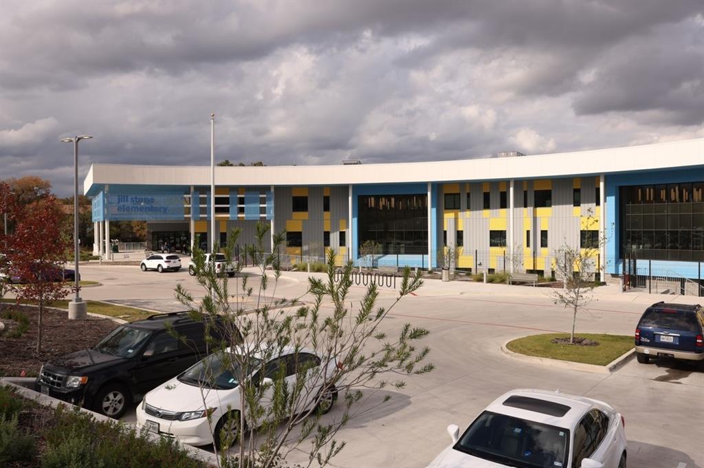 7152 Fair Oaks Avenue, Unit 1181 Dallas, TX 75231 - Photo 11 of 11 a view of a patio with swimming pool table and chairs