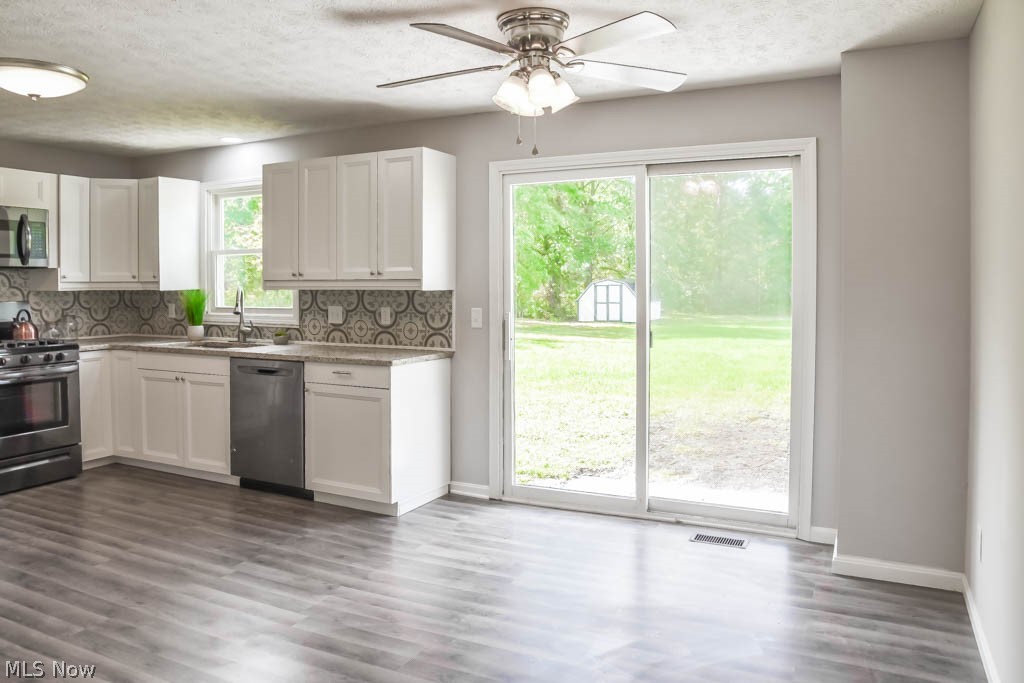 4899 Hattrick Road Ravenna, OH 44266 - Photo 7 of 20 Dinette has sliding door to the backyard.