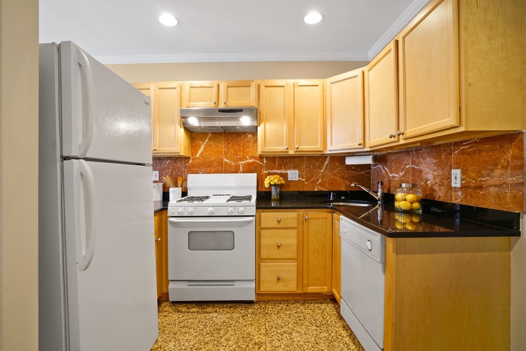 237 Dorchester Street, Unit 2 Boston, MA 02127 - Photo 4 of 14