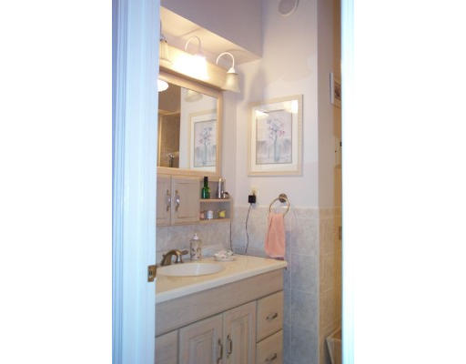 11 Tamarack Road Natick, MA 01760 - Photo 8 of 17 Gallery Image 8