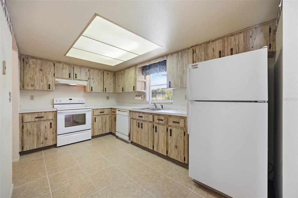 2432 Amherst Avenue Spring Hill, FL 34609 - Photo 3 of 12