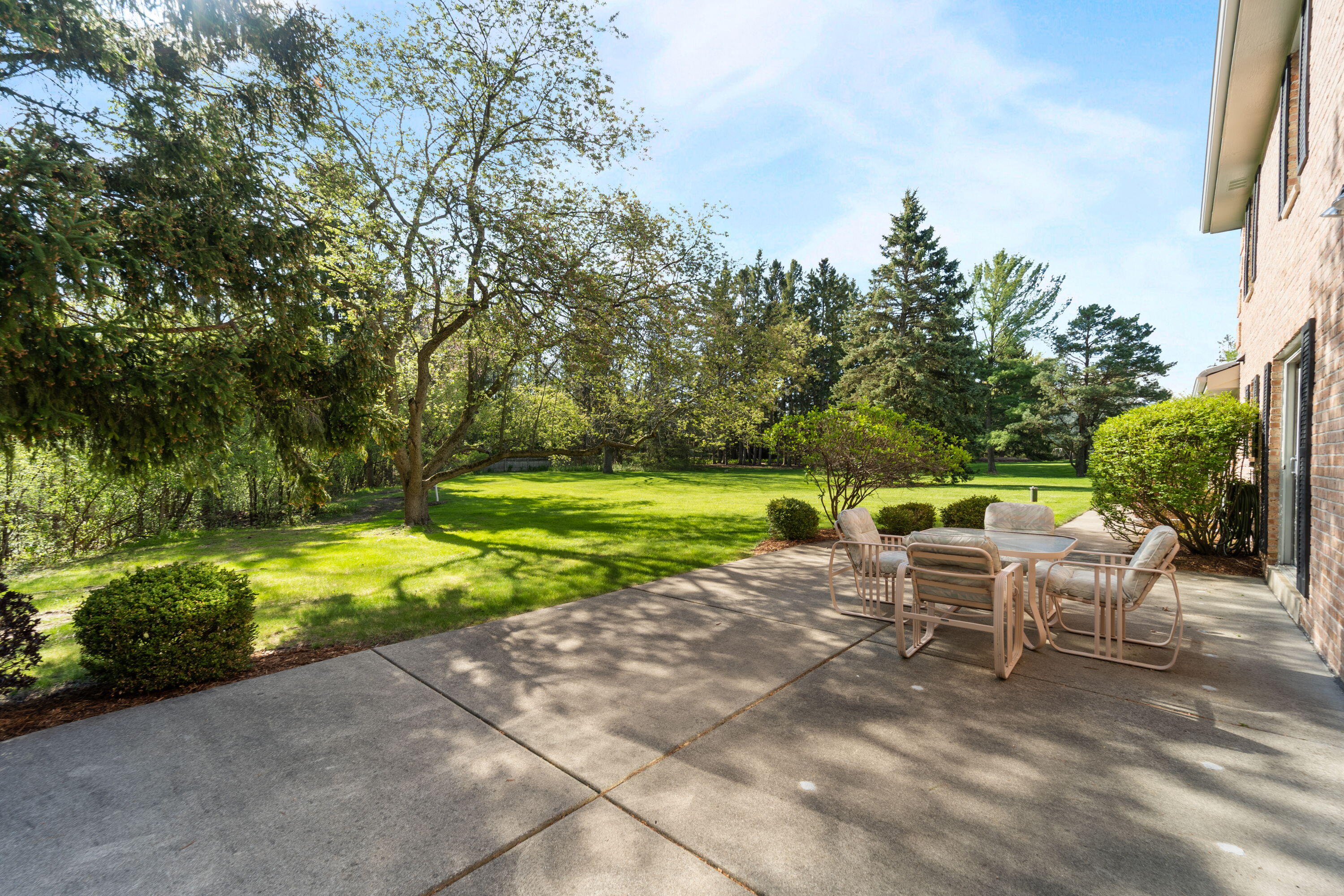 9840 North Otto Road Mequon, WI 53092 - Photo 33 of 45 Sunny Patio