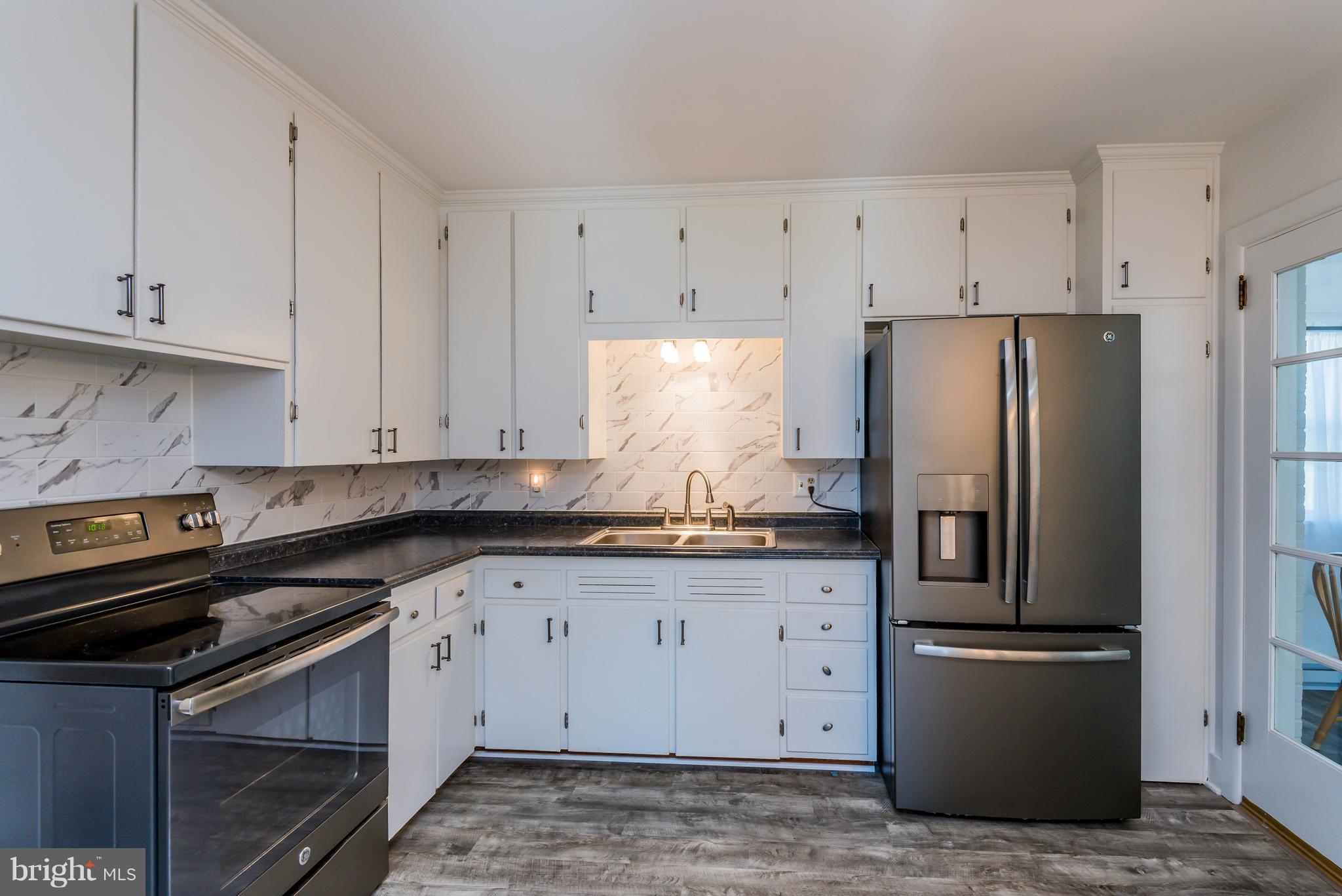 107 Forge Road Boiling Springs, PA 17007 - Photo 8 of 31 Gallery Image 8