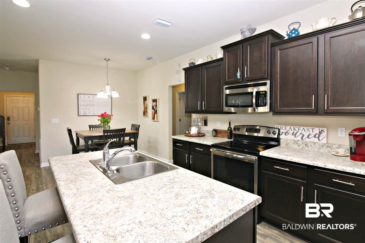 9150 Pembrook Loop Fairhope, AL 36532 - Photo 8 of 34