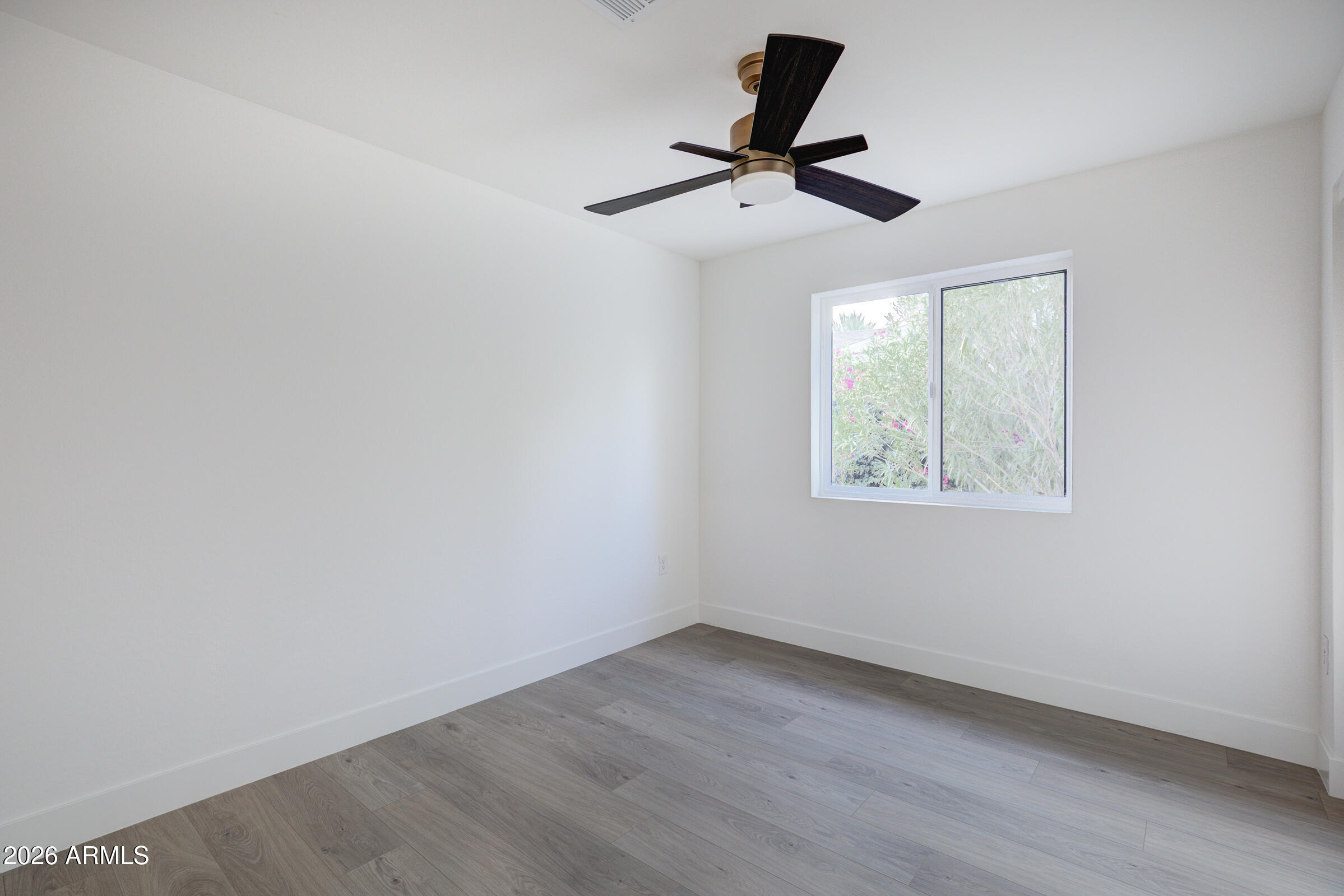 4235 North 35th Way Phoenix, AZ 85018 - Photo 30 of 33 4235 N 35th Way-32