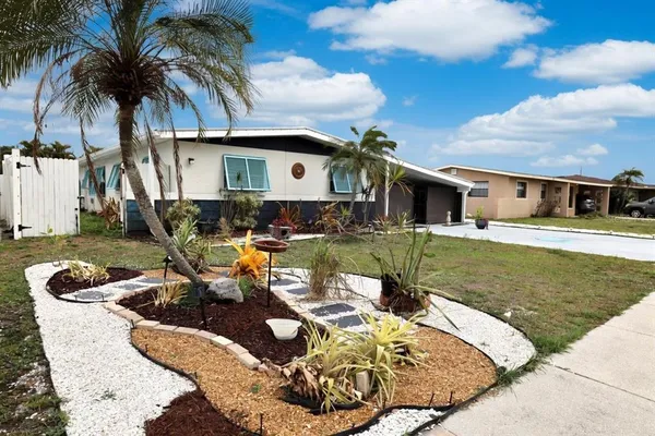 $3,300 | 3641 Stokes Drive, Sarasota, FL 34232
