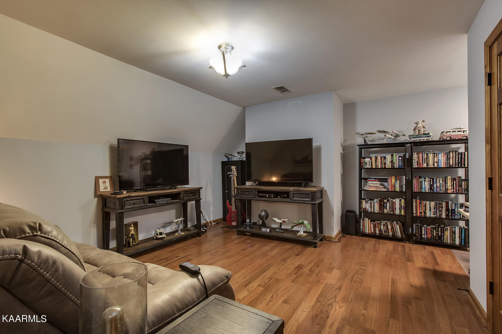 4373 Fairview Road Lenoir City, TN 37772 - Photo 34 of 60 37_FairviewRoad_4373_Bedroom3_01