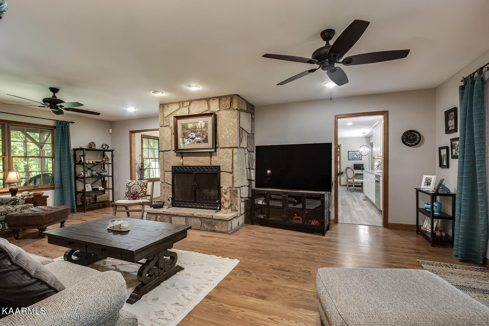 4373 Fairview Road Lenoir City, TN 37772 - Photo 8 of 60 09_FairviewRoad_4373_Living04