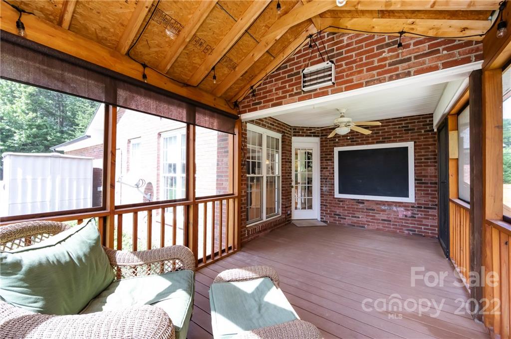 7760 Wallace Lane Denver, NC 28037 - Photo 20 of 48 a view of balcony with furniture