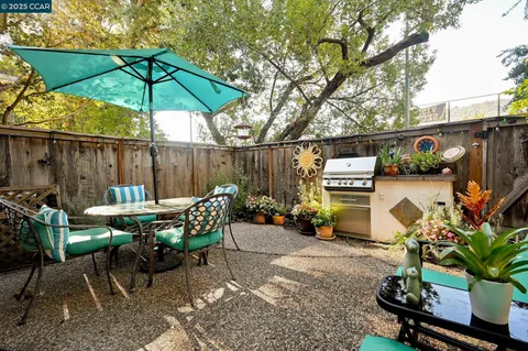 $1,075,000 | 35 Danville Oak Place, Danville, CA 94526