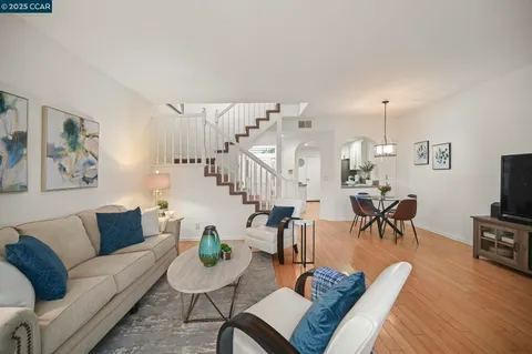 $1,049,000 | 35 Danville Oak Place, Danville, CA 94526