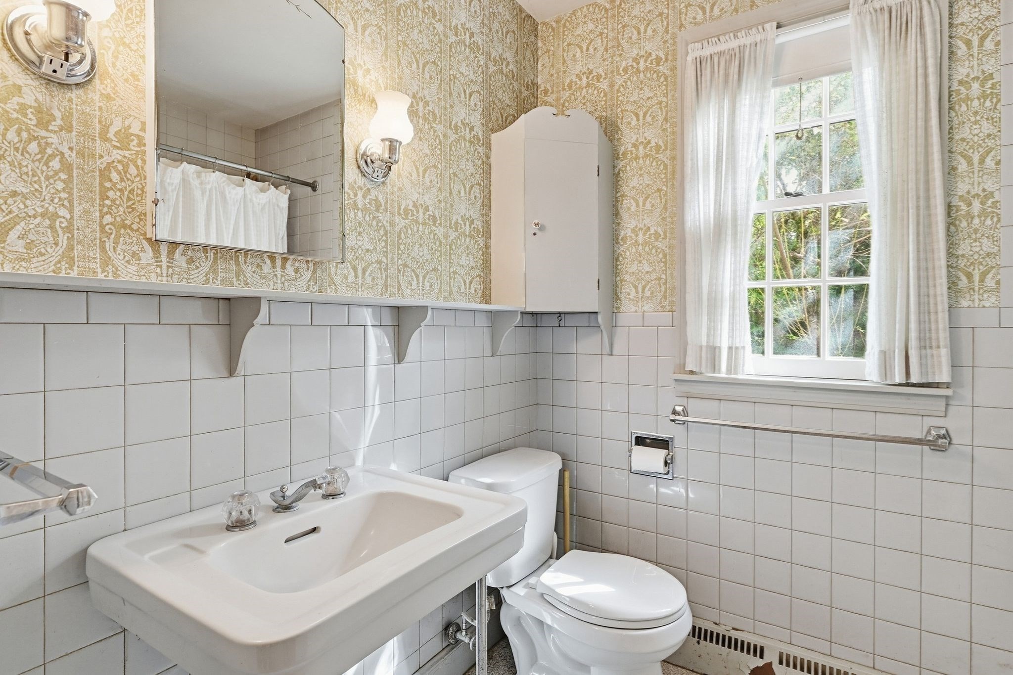 148 Falmouth Road West Springfield, MA 01089 - Photo 19 of 36 Gallery Image 19
