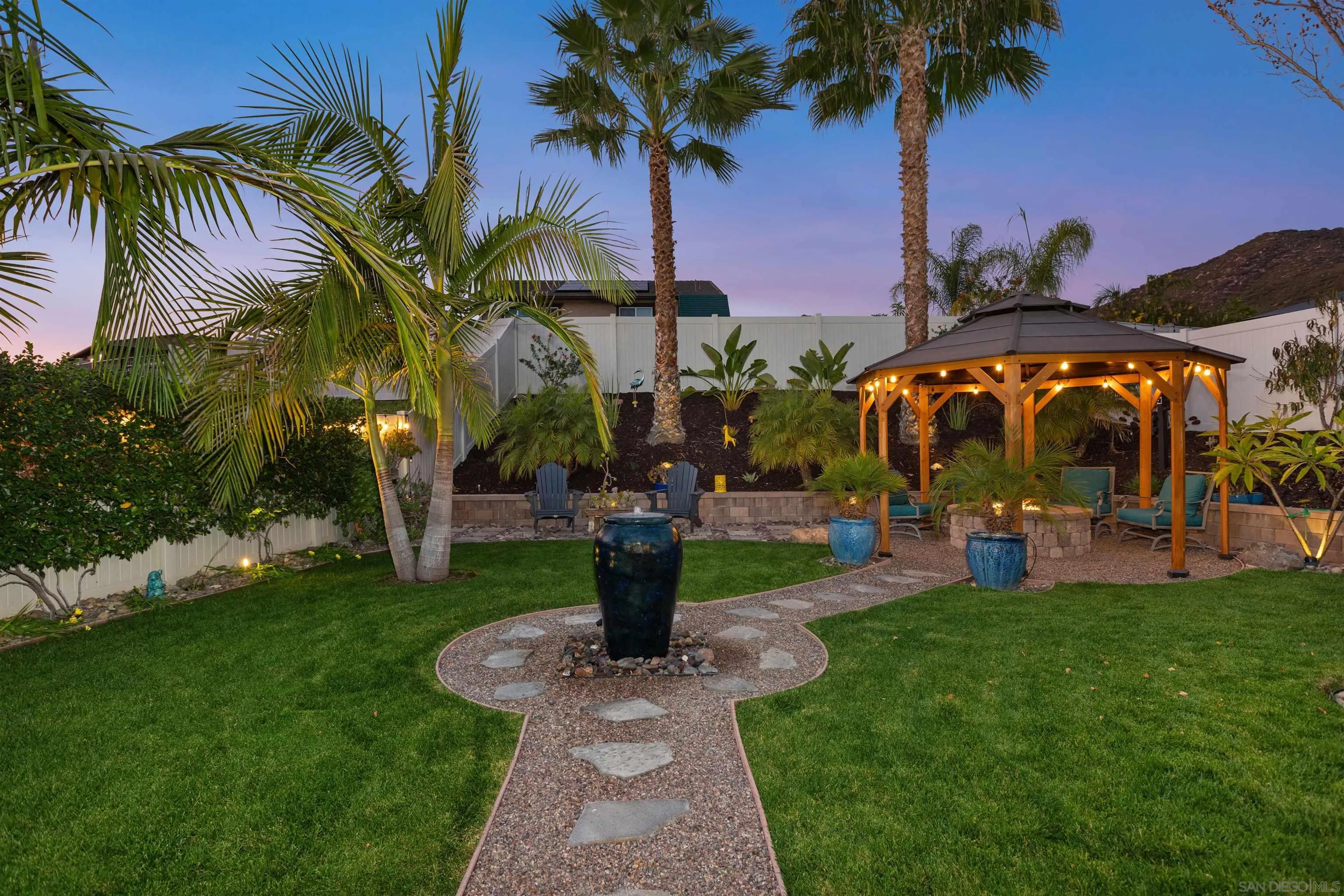 238 Ventasso Way Fallbrook, CA 92028 - Photo 40 of 52 a view of a park with palm trees