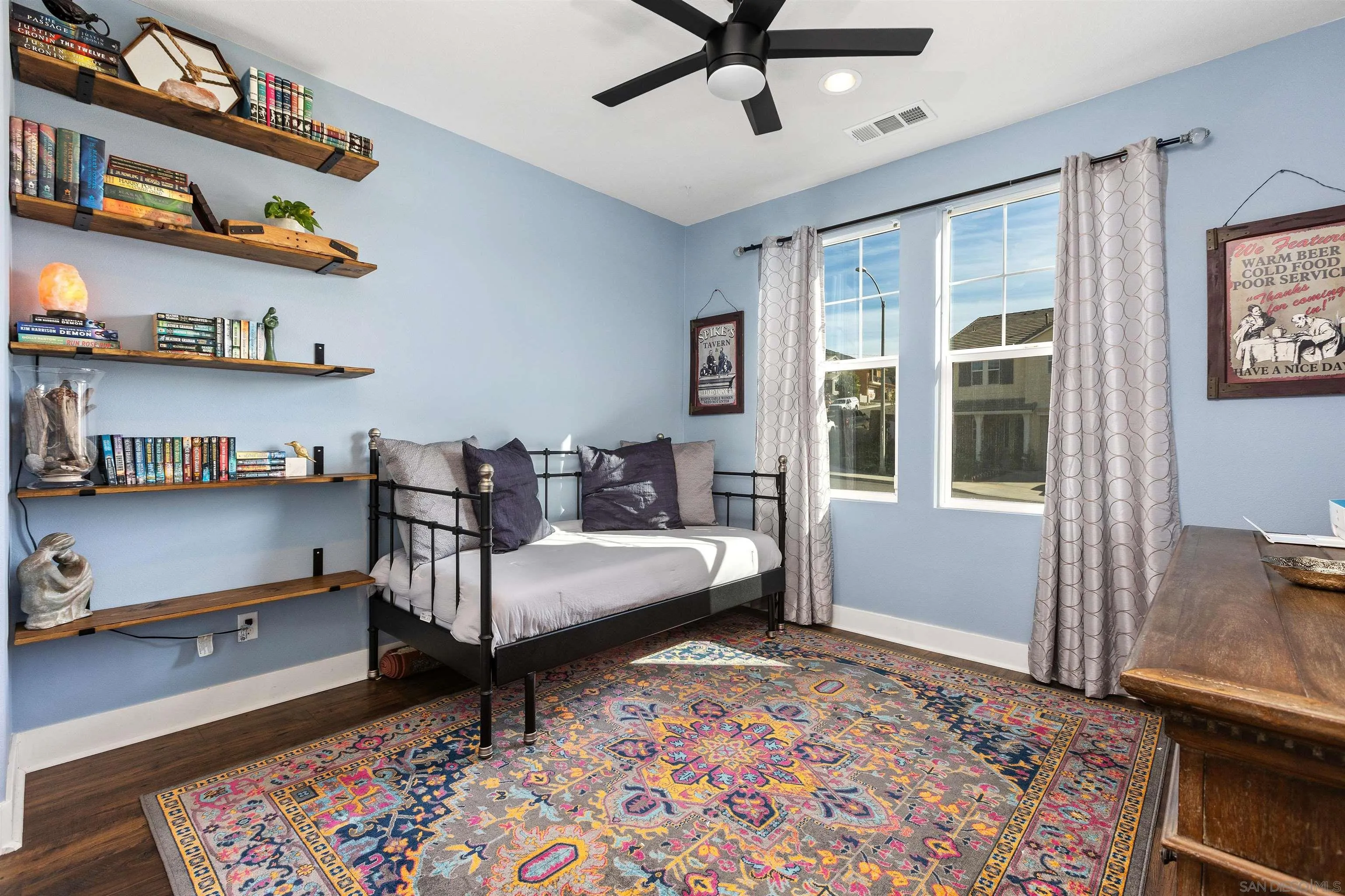 238 Ventasso Way Fallbrook, CA 92028 - Photo 8 of 52 a living room with furniture