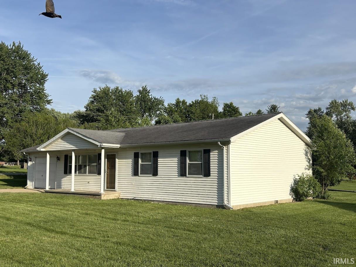 16 Kelly Drive Washington, IN 47501 - Photo 2 of 20