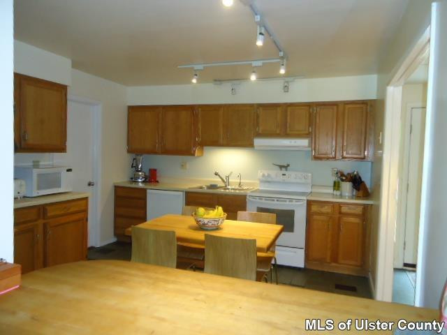 16 Cedar Ridge Road New Paltz, NY 12561 - Photo 4 of 15 Photo 4