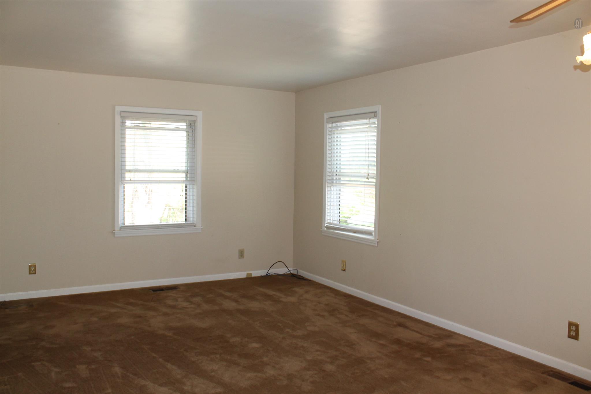 5625 Princeton Road Hopkinsville, KY 42240 - Photo 8 of 28 Gallery Image 8