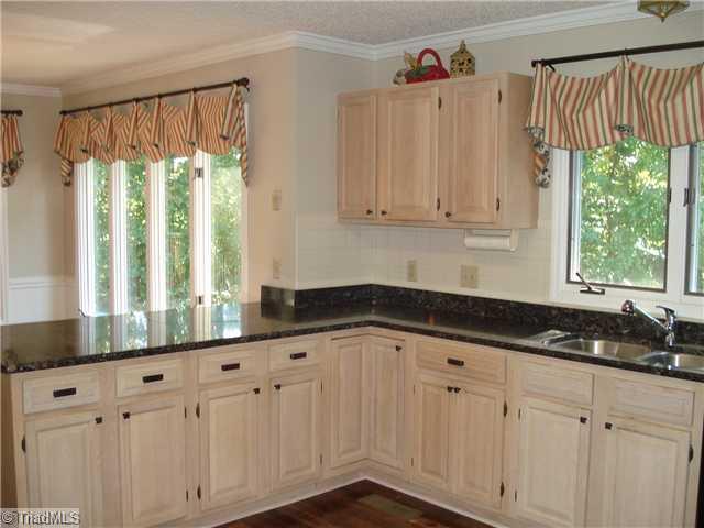 5013 Haystack Hill Road Winston-Salem, NC 27106 - Photo 5 of 16 Kitchen.