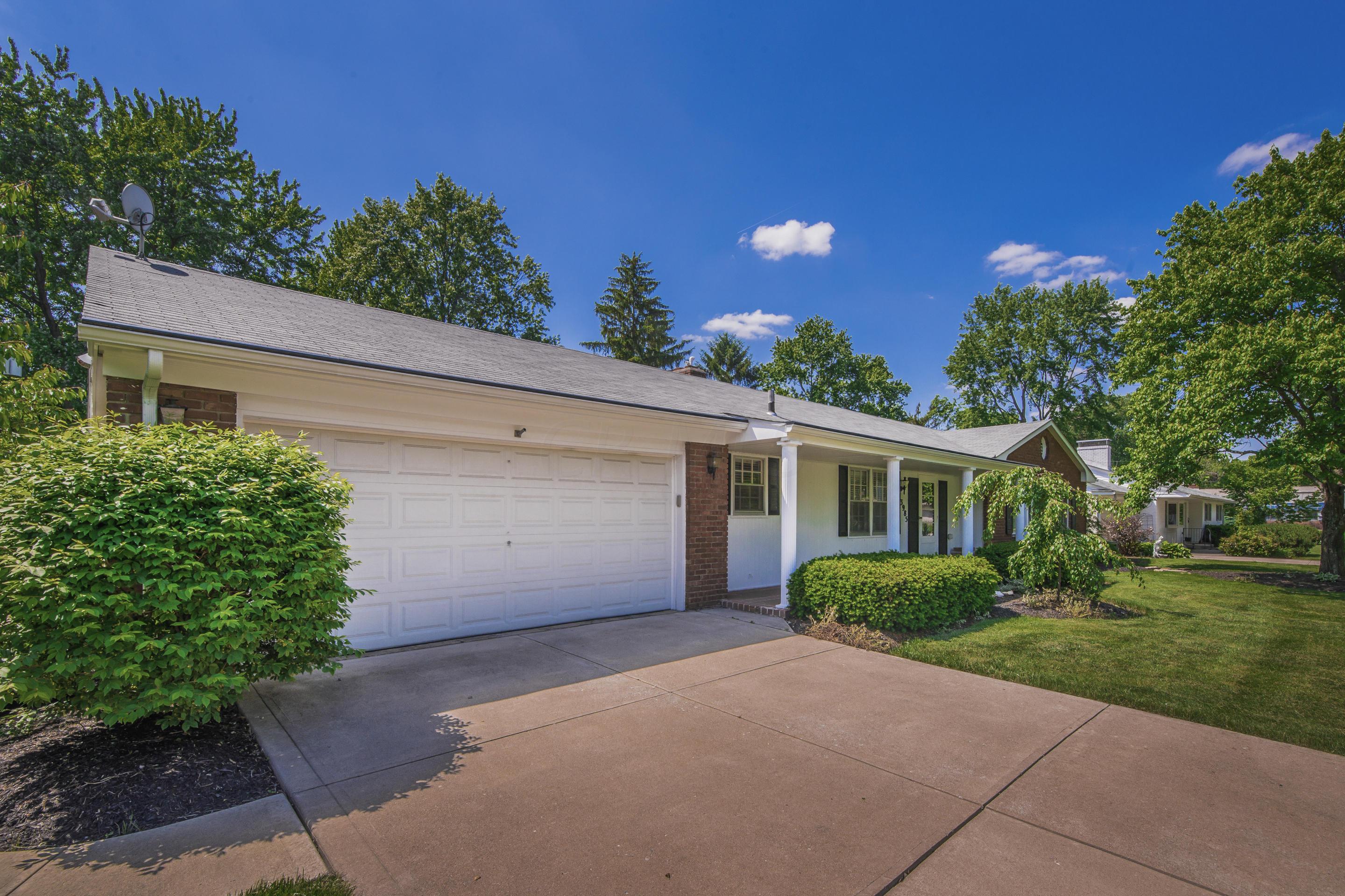 3985 Woodbridge Road Columbus, OH 43220 - Photo 4 of 12