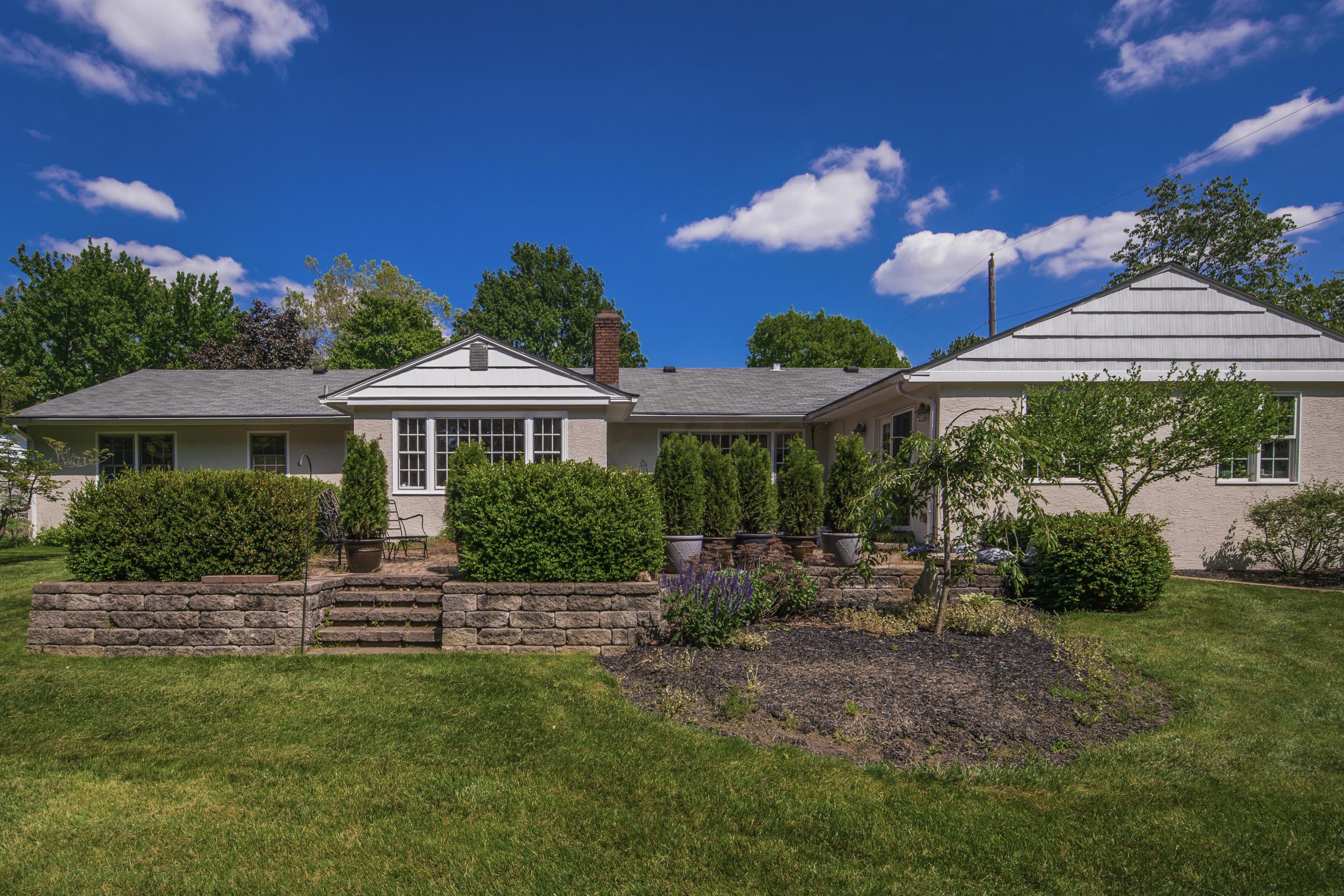 3985 Woodbridge Road Columbus, OH 43220 - Photo 5 of 12