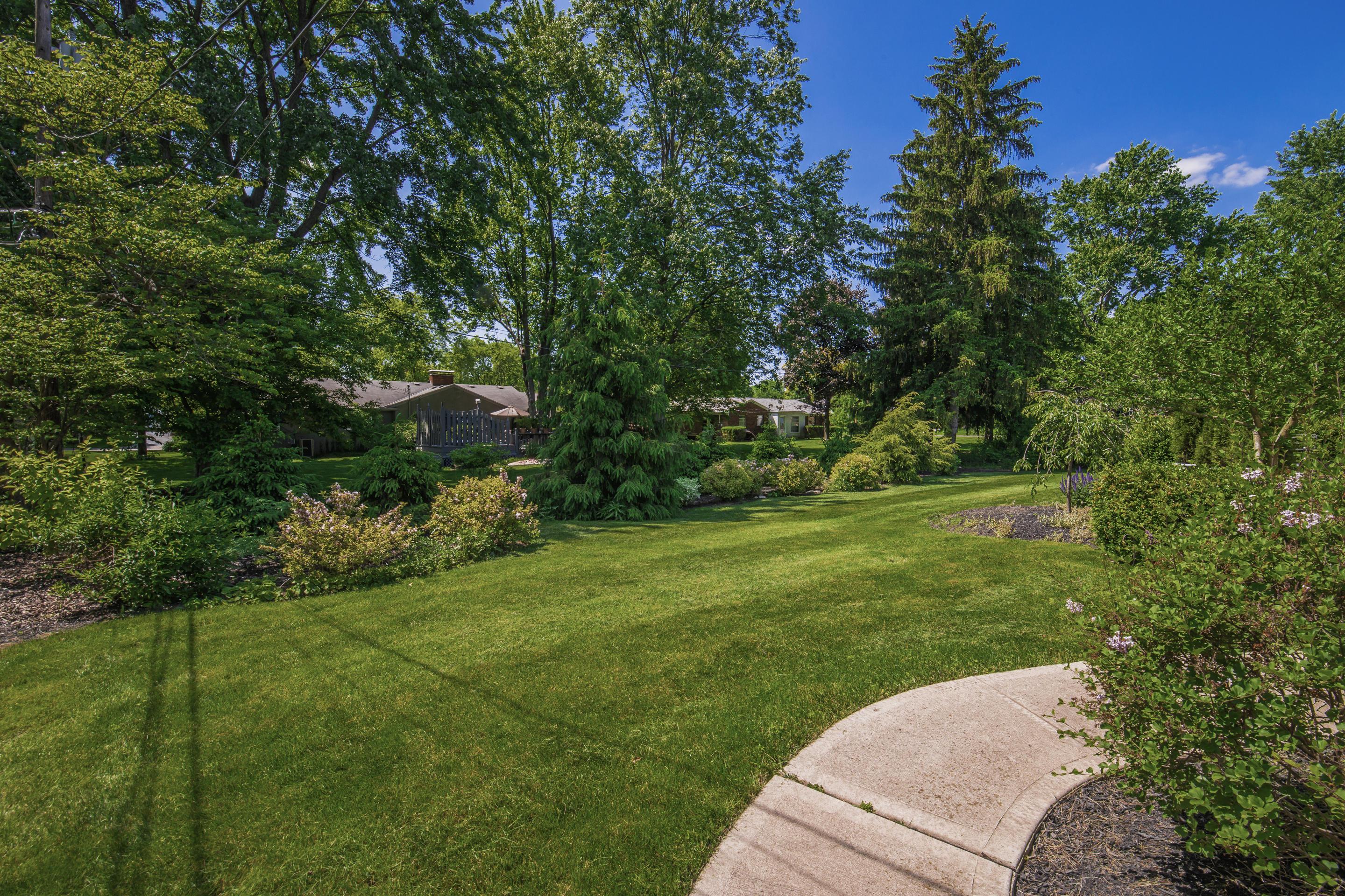 3985 Woodbridge Road Columbus, OH 43220 - Photo 10 of 12