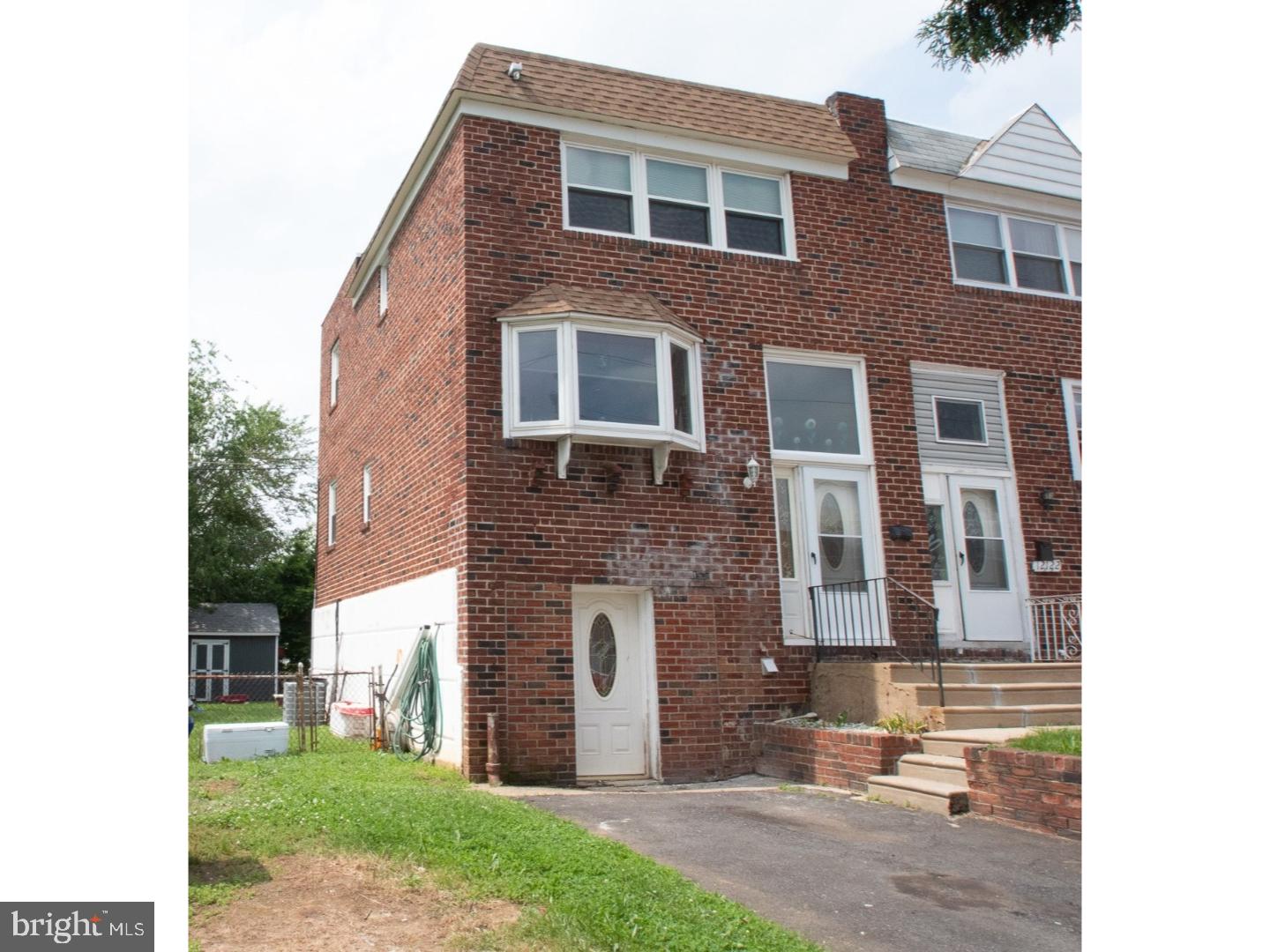 12120 Barbary Road Philadelphia, PA 19154 - Photo 2 of 22 Exterior Front