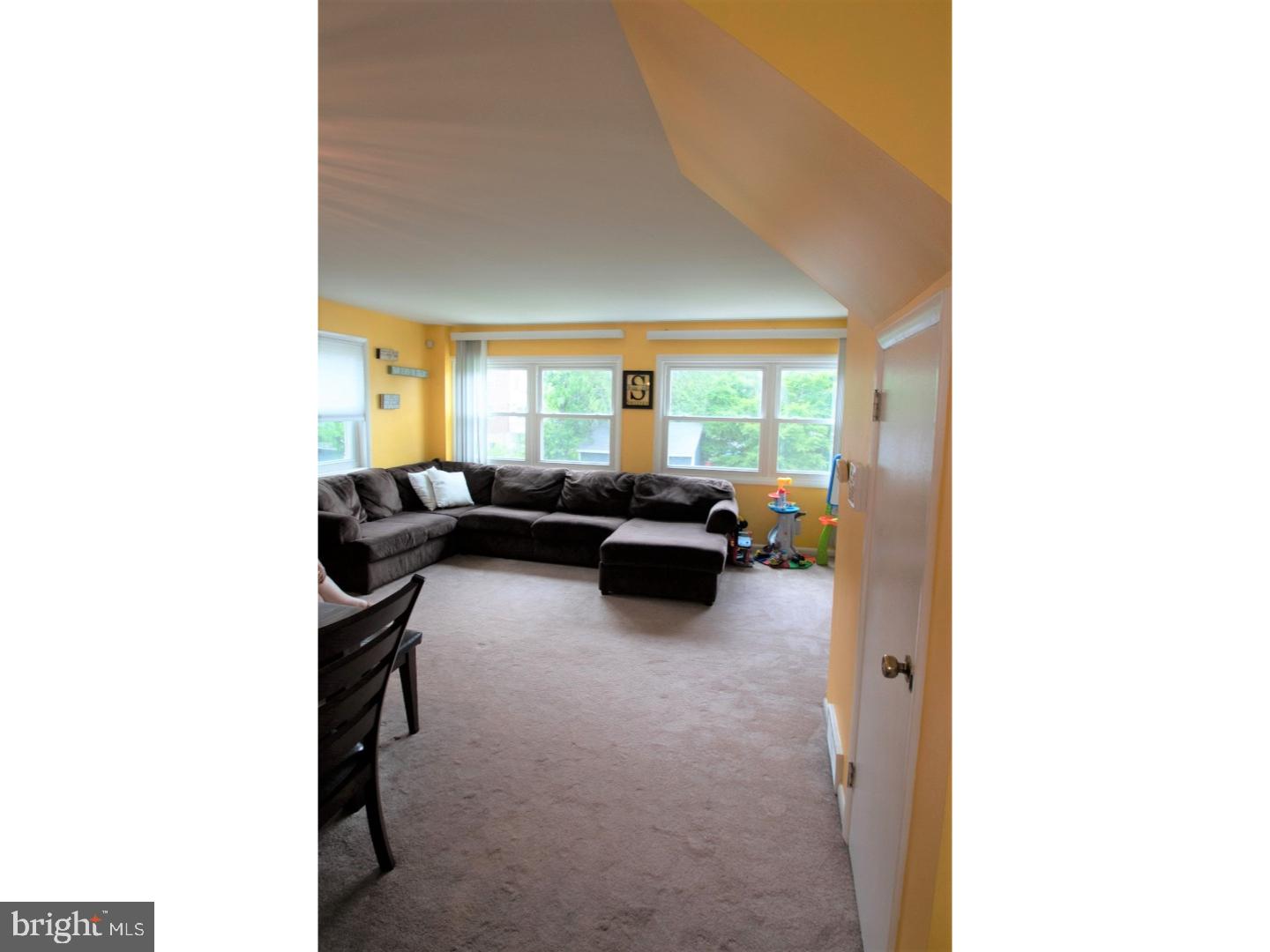 12120 Barbary Road Philadelphia, PA 19154 - Photo 5 of 22