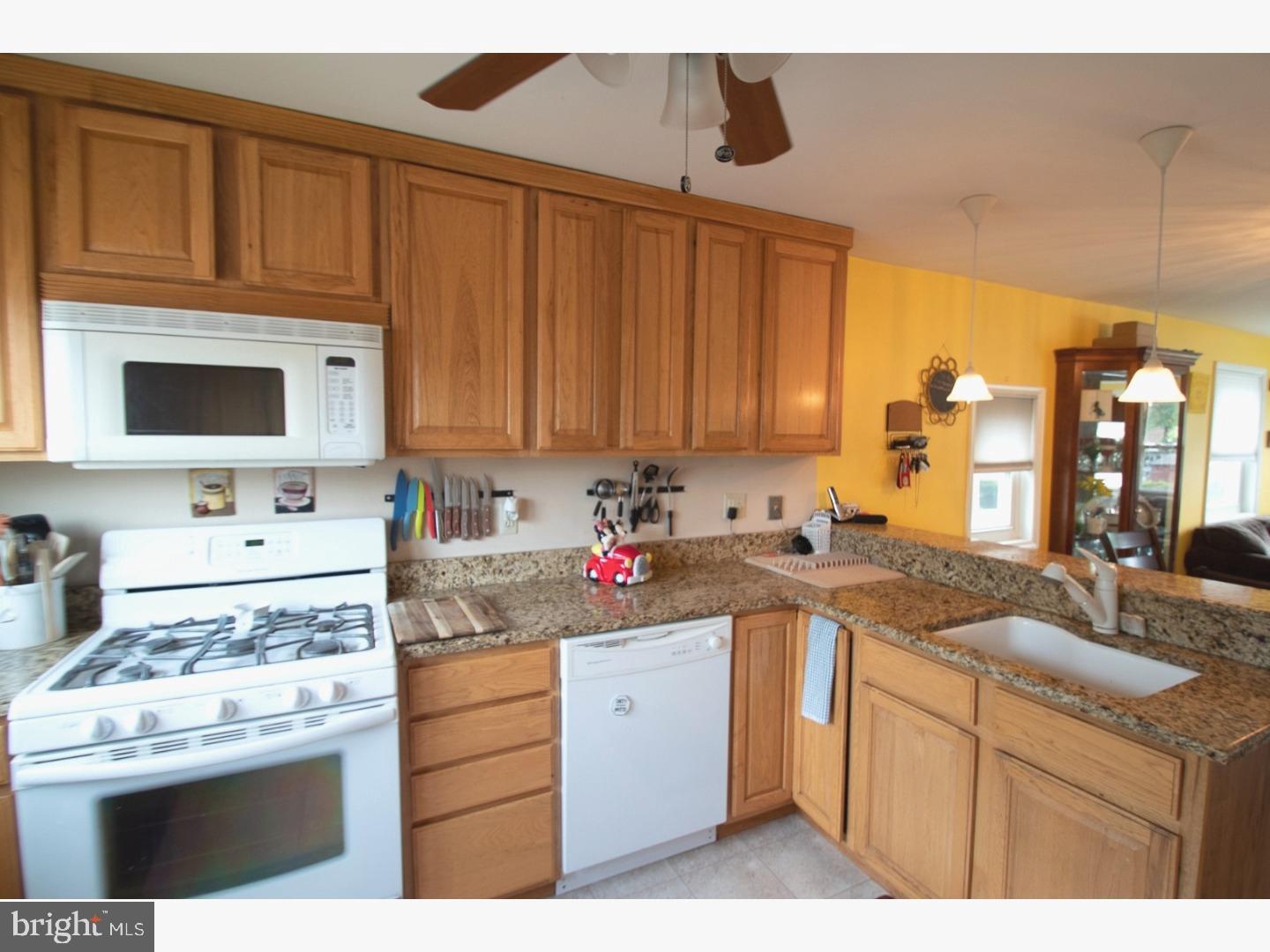 12120 Barbary Road Philadelphia, PA 19154 - Photo 8 of 22 Kitchen