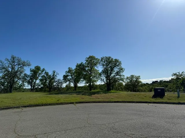 a view of a golf course