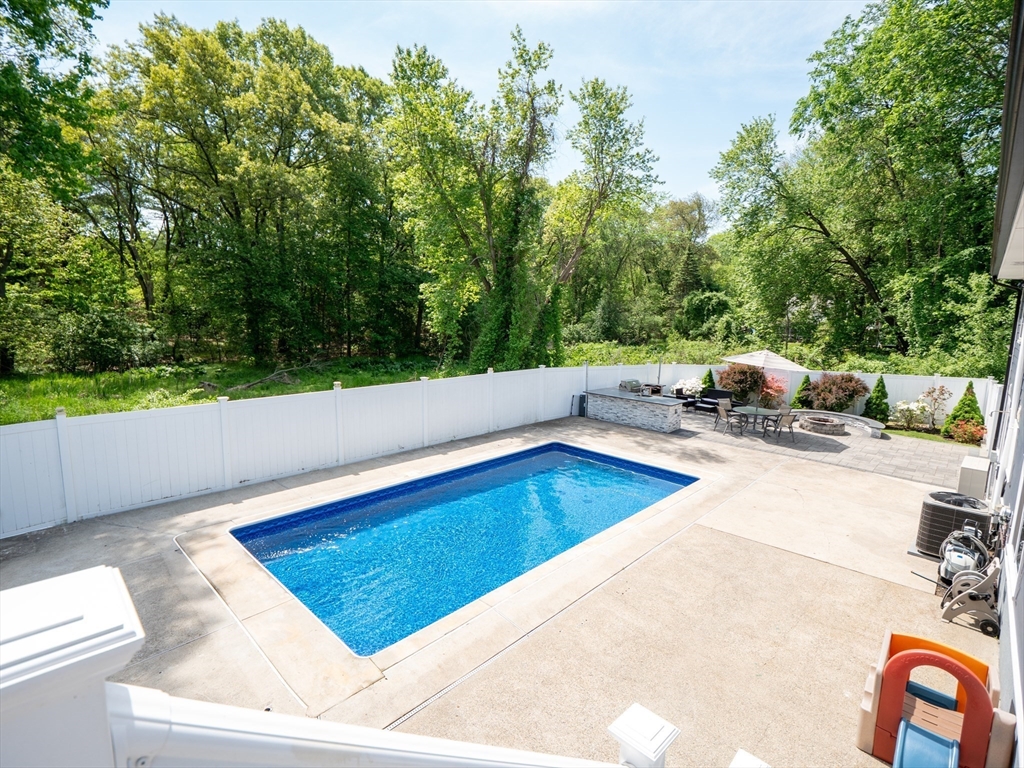 159 Mishawum Road Woburn, MA 01801 - Photo 36 of 41
