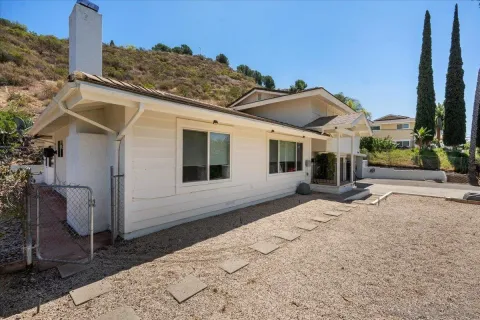 $1,050,000 | 3548 Laurashawn Lane, Escondido, CA 92026