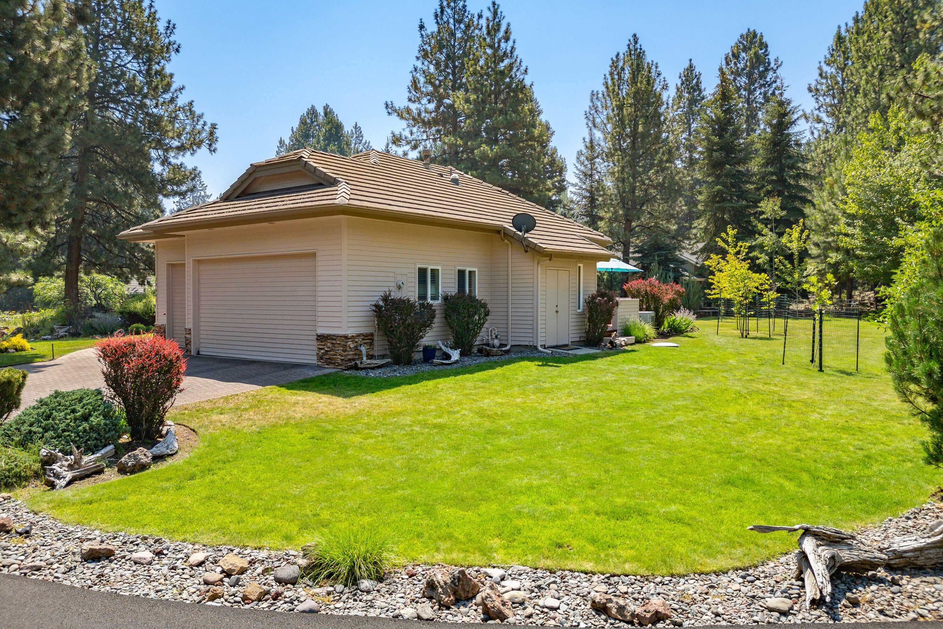 20445 Keystone Court Bend, OR 97702 - Photo 36 of 59 DJI_0170